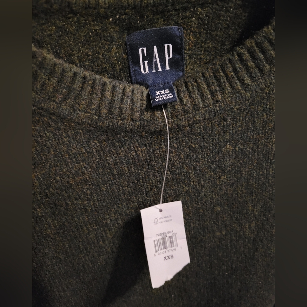 Gap Sweater - Picture 2 of 2